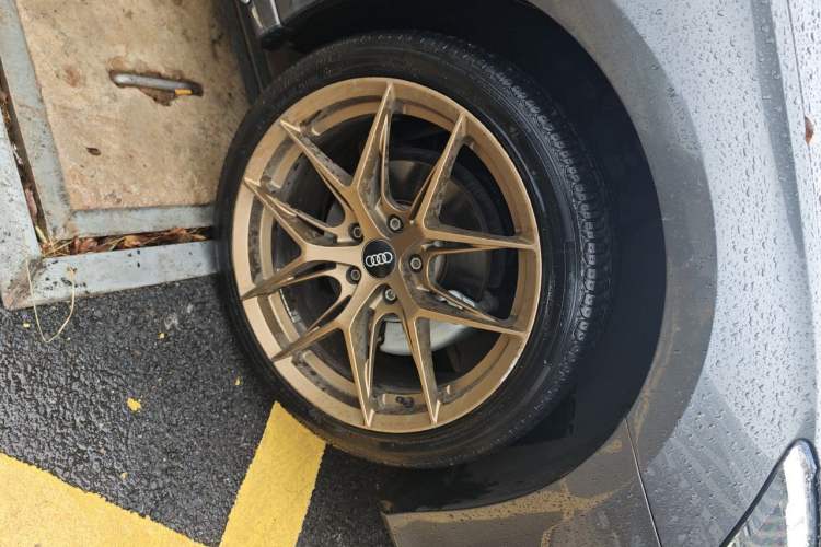 Used Audi A3 2021 A3L Limousine 35 TFSI Fashion Sport Model Right Front Wheel Hub