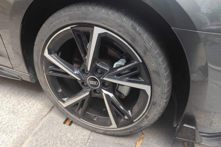Used Audi A3 2021 Sportback 35 TFSI Fashionable Sports Model Right Front Wheel Hub
