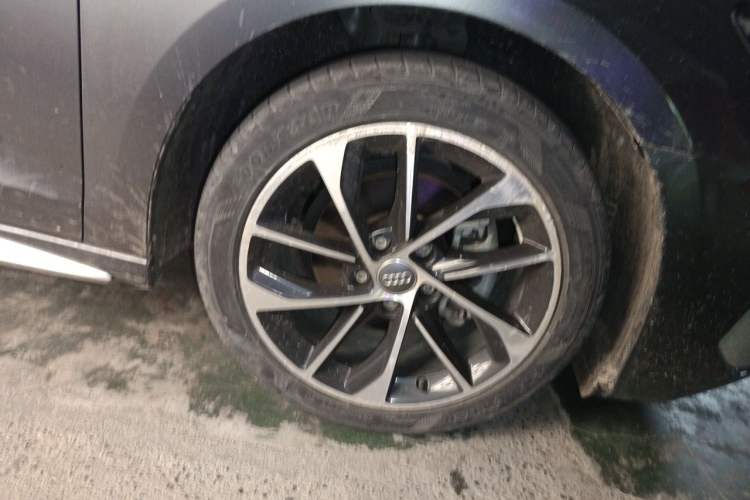 Used Audi A3 2021 Sportback 35 TFSI Advanced Sport Edition Right Front Wheel Hub