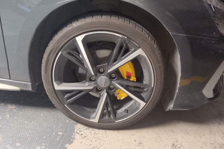 Used Audi A3 2021 A3L Limousine 35 TFSI Fashion Sport Model Right Front Wheel Hub