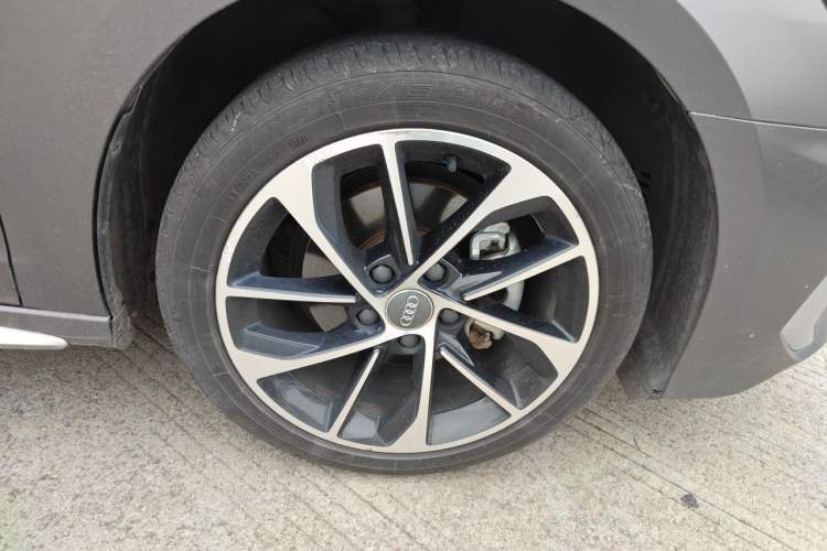 Used Audi A3 2021 A3L Limousine 35 TFSI Progressive Sport Edition Right Front Wheel Hub