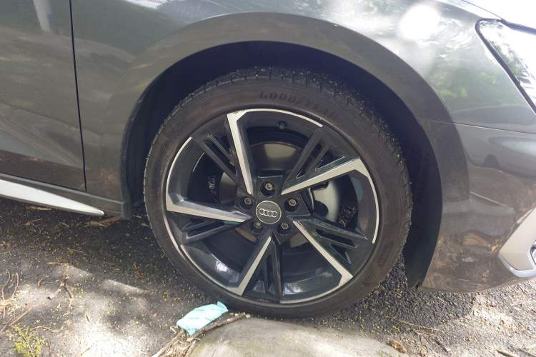Used Audi A3 2021 A3L Limousine 35 TFSI Fashion Sport Model Right Front Wheel Hub
