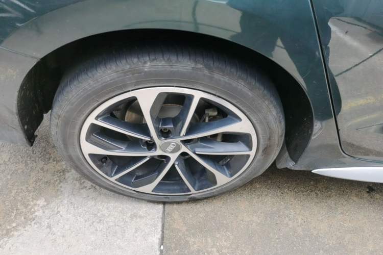 Used Audi A3 2021 A3L Limousine 35 TFSI Progressive Sport Edition Right Rear Wheel Hub