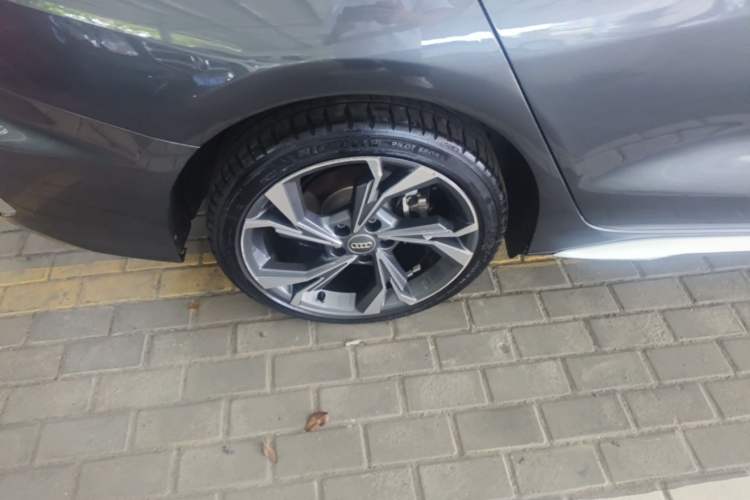 Used Audi A3 2021 A3L Limousine 35 TFSI Luxury Sport Edition Right Rear Wheel Hub