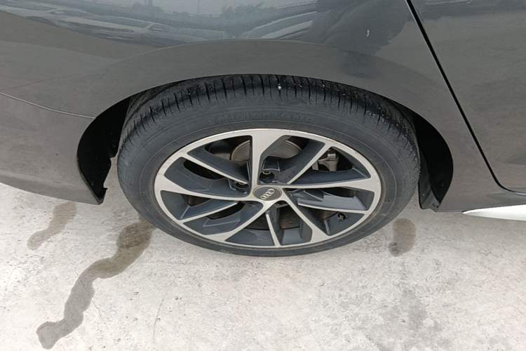 Used Audi A3 2021 A3L Limousine 35 TFSI Progressive Sport Edition Right Rear Wheel Hub