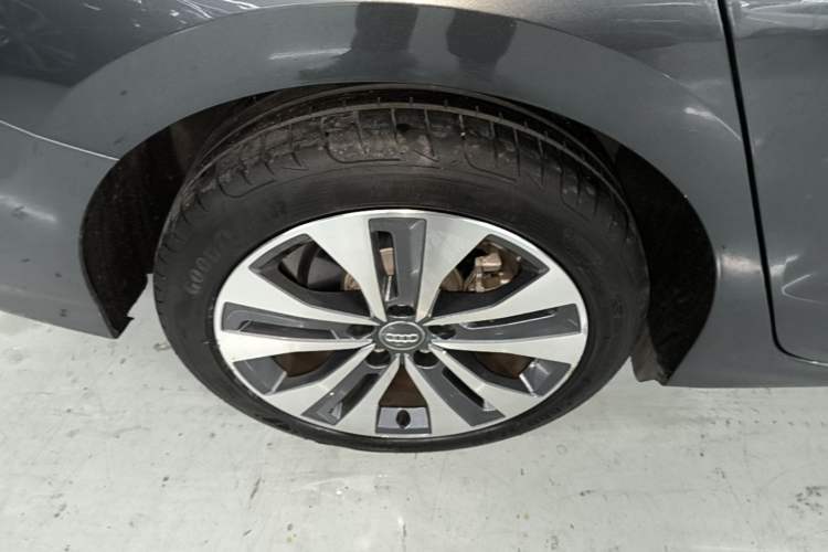 Used Audi A3 2021 A3L Limousine 35 TFSI Ambition Style Edition Right Rear Wheel Hub