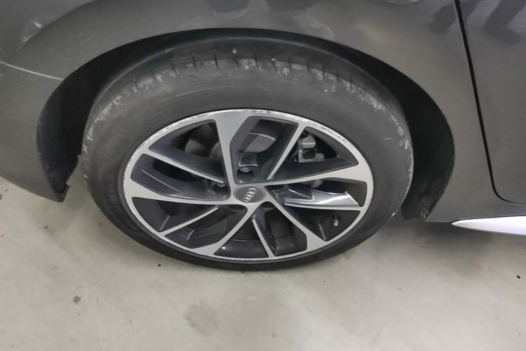 Used Audi A3 2021 Sportback 35 TFSI Advanced Sport Edition Right Rear Wheel Hub