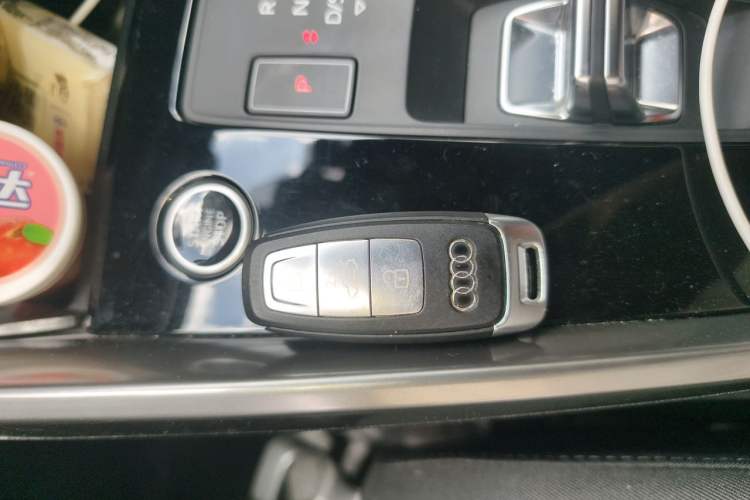 Used Audi A3 2021 Sportback 35 TFSI Advanced Sport Edition Vehicle Key