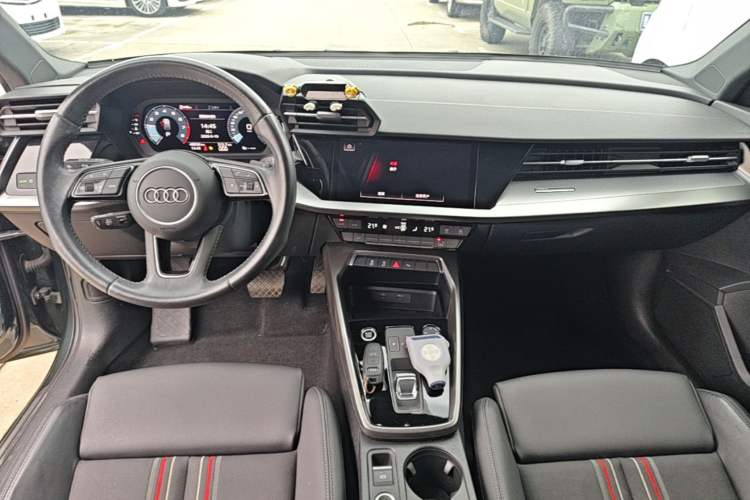 Used Audi A3 2021 Sportback 35 TFSI Fashionable Sports Model Center Console