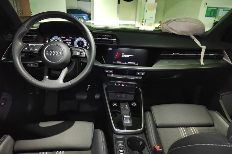 Used Audi A3 2021 Sportback 35 TFSI Fashionable Sports Model Center Console
