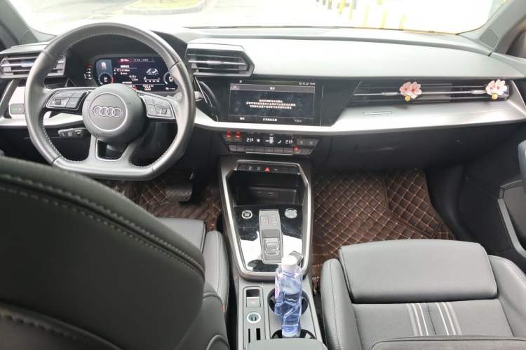 Used Audi A3 2021 Sportback 35 TFSI Fashionable Sports Model Center Console