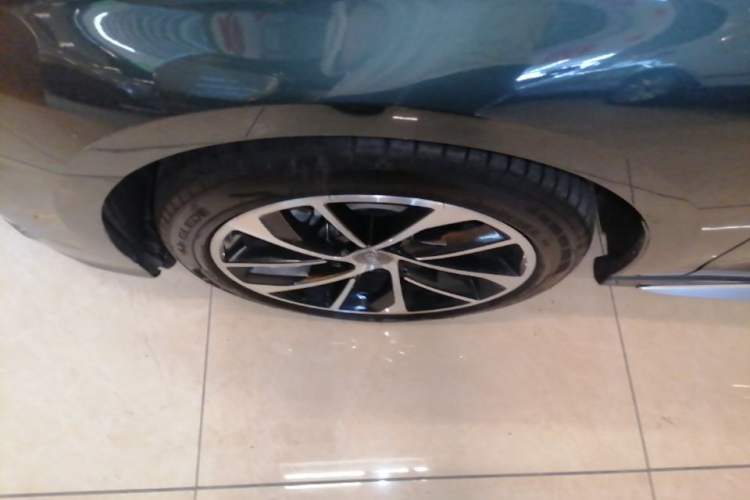 Used Audi A3 2021 Sportback 35 TFSI Advanced Sport Edition Left Front Wheel Hub