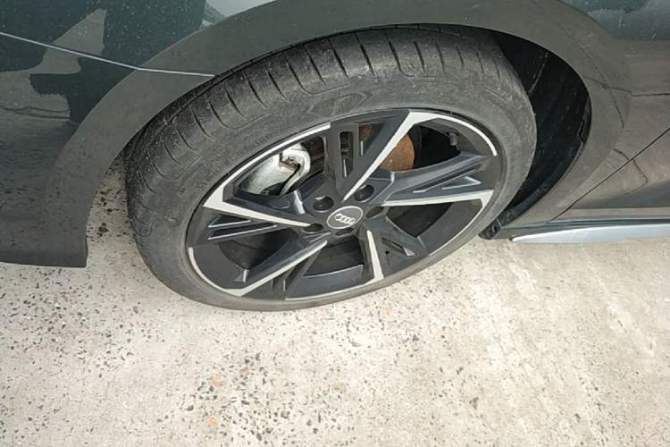Used Audi A3 2021 A3L Limousine 35 TFSI Fashion Sport Model Left Front Wheel Hub