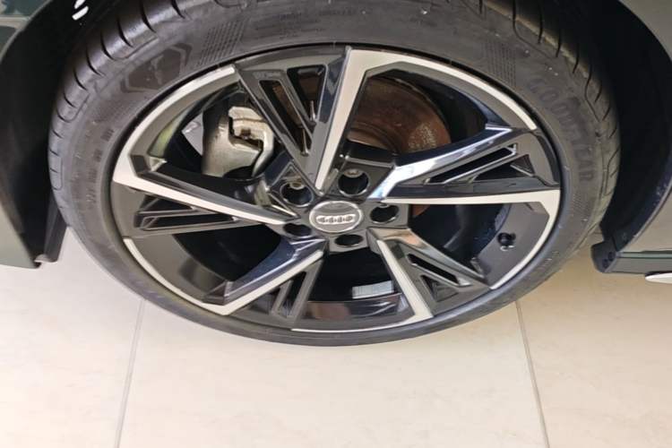 Used Audi A3 2021 Sportback 35 TFSI Fashionable Sports Model Left Front Wheel Hub