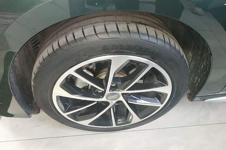 Used Audi A3 2021 Sportback 35 TFSI Advanced Sport Edition Left Front Wheel Hub