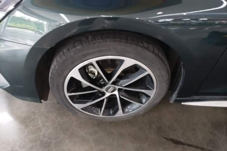 Used Audi A3 2021 Sportback 35 TFSI Advanced Sport Edition Left Front Wheel Hub