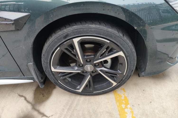 Used Audi A3 2021 A3L Limousine 35 TFSI Fashion Sport Model Right Front Wheel Hub