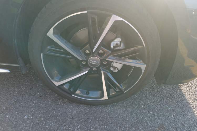 Used Audi A3 2021 A3L Limousine 35 TFSI Fashion Sport Model Right Front Wheel Hub