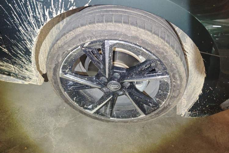 Used Audi A3 2021 A3L Limousine 35 TFSI Fashion Sport Model Right Front Wheel Hub