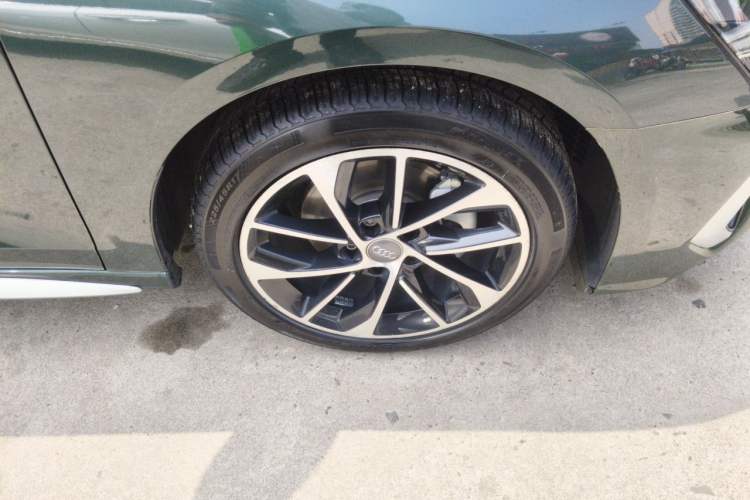 Used Audi A3 2021 Sportback 35 TFSI Advanced Sport Edition Right Front Wheel Hub