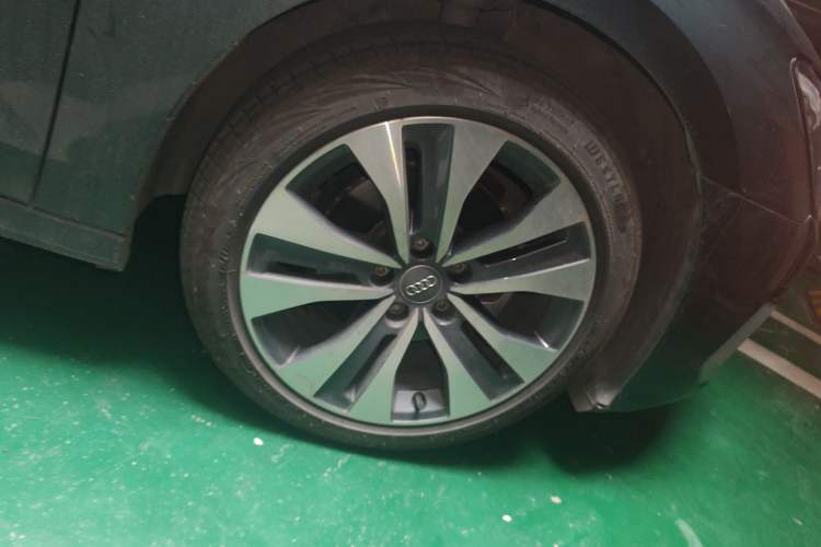 Used Audi A3 2021 A3L Limousine 35 TFSI Ambition Style Edition Right Front Wheel Hub