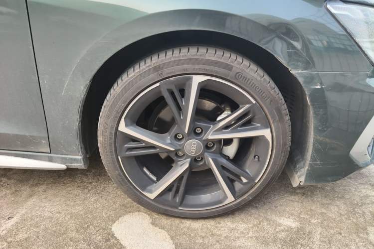 Used Audi A3 2021 A3L Limousine 35 TFSI Fashion Sport Model Right Front Wheel Hub