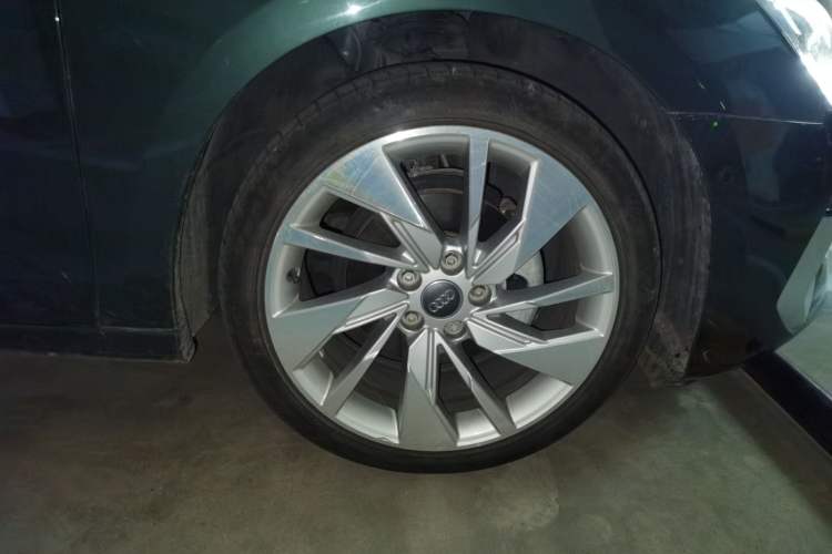 Used Audi A3 2021 A3L Limousine 35 TFSI Luxury Prestige Edition Right Front Wheel Hub