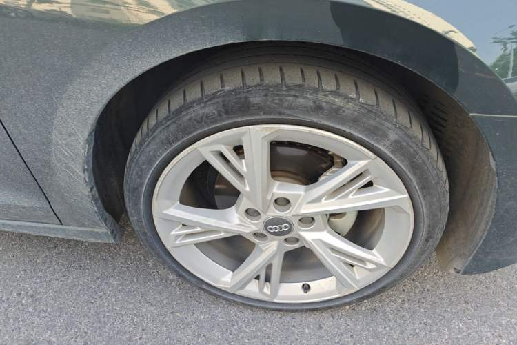 Used Audi A3 2021 A3L Limousine 35 TFSI Fashionable and Elegant Model Right Front Wheel Hub