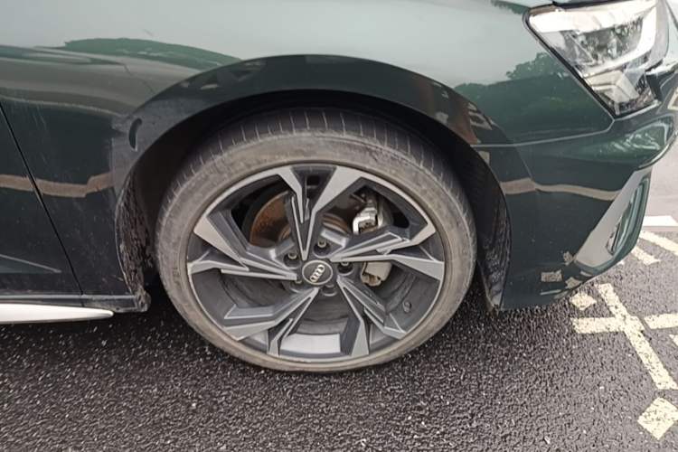 Used Audi A3 2021 A3L Limousine 35 TFSI Fashion Sport Model Right Front Wheel Hub