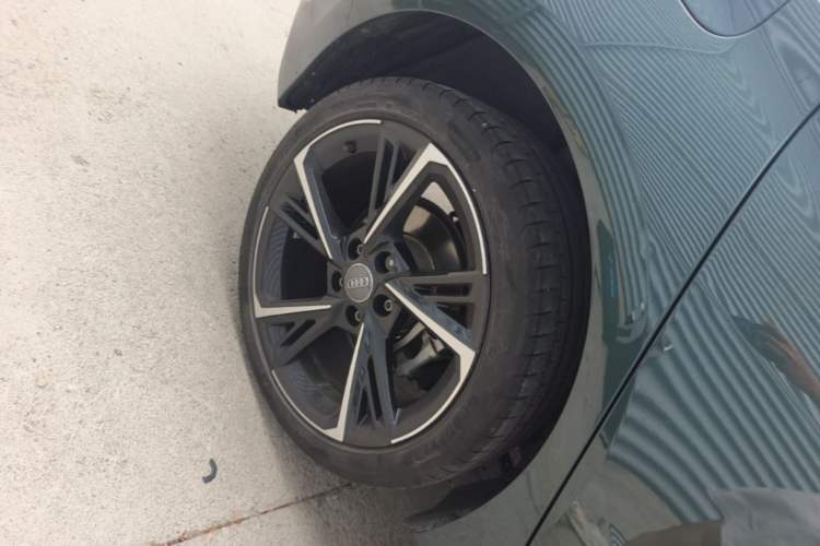 Used Audi A3 2021 Sportback 35 TFSI Fashionable Sports Model Right Rear Wheel Hub