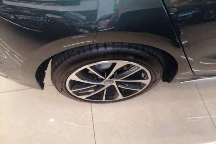 Used Audi A3 2021 Sportback 35 TFSI Advanced Sport Edition Right Rear Wheel Hub