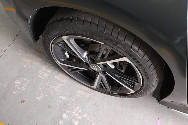 Used Audi A3 2021 Sportback 35 TFSI Fashionable Sports Model Right Rear Wheel Hub
