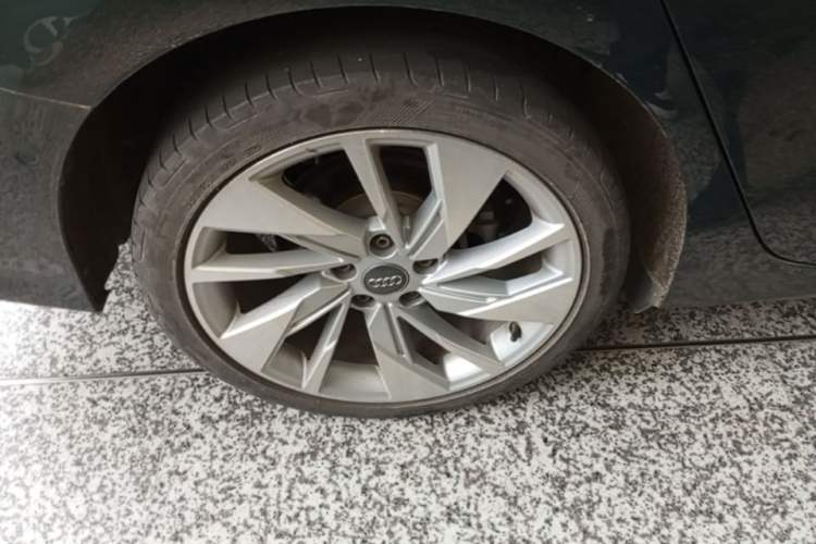 Used Audi A3 2021 A3L Limousine 35 TFSI Luxury Prestige Edition Right Rear Wheel Hub