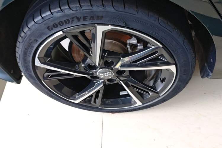 Used Audi A3 2021 Sportback 35 TFSI Fashionable Sports Model Right Rear Wheel Hub