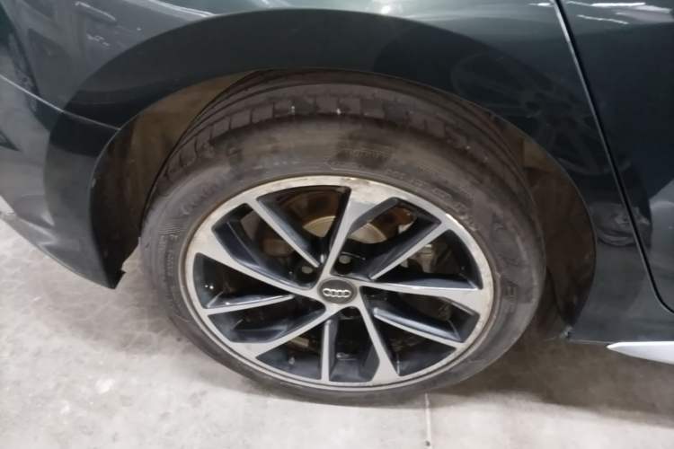 Used Audi A3 2021 Sportback 35 TFSI Advanced Sport Edition Right Rear Wheel Hub