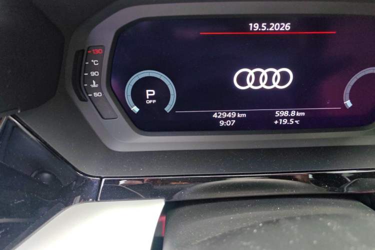 Used Audi A3 2021 A3L Limousine 35 TFSI Fashion Sport Model Odometer Close Up