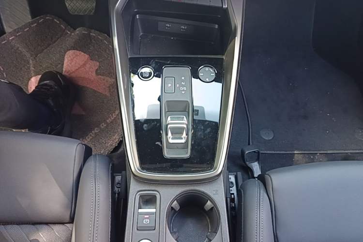 Used Audi A3 2021 A3L Limousine 35 TFSI Fashionable and Elegant Model Gear Lever