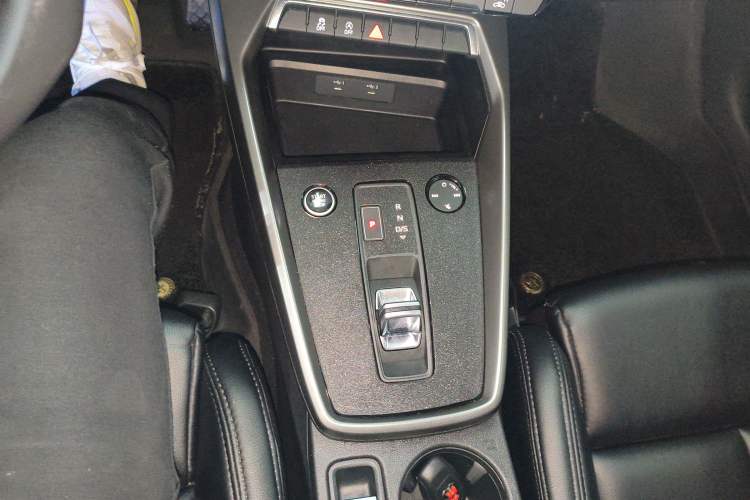 Used Audi A3 2021 A3L Limousine 35 TFSI Progressive Sport Edition Gear Lever