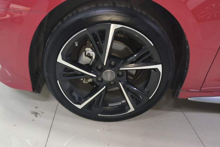 Used Audi A3 2021 Sportback 35 TFSI Fashionable Sports Model Left Front Wheel Hub