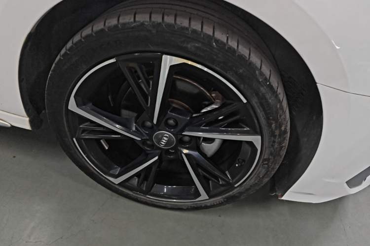 Used Audi A3 2021 A3L Limousine 35 TFSI Fashion Sport Model Right Front Wheel Hub