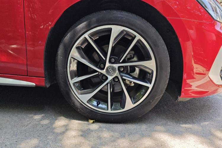 Used Audi A3 2021 Sportback 35 TFSI Advanced Sport Edition Right Front Wheel Hub