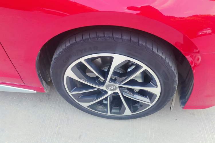 Used Audi A3 2021 Sportback 35 TFSI Advanced Sport Edition Right Front Wheel Hub