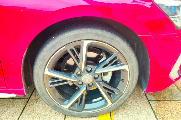 Used Audi A3 2021 Sportback 35 TFSI Luxury Sports Model Right Front Wheel Hub