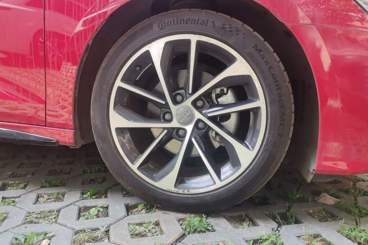 Used Audi A3 2021 Sportback 35 TFSI Advanced Sport Edition Right Front Wheel Hub