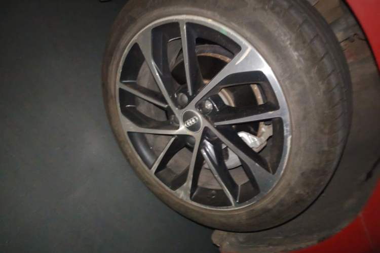 Used Audi A3 2021 A3L Limousine 35 TFSI Progressive Sport Edition Right Front Wheel Hub