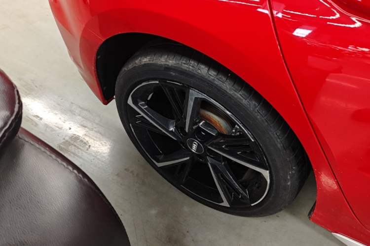 Used Audi A3 2021 Sportback 35 TFSI Fashionable Sports Model Right Rear Wheel Hub