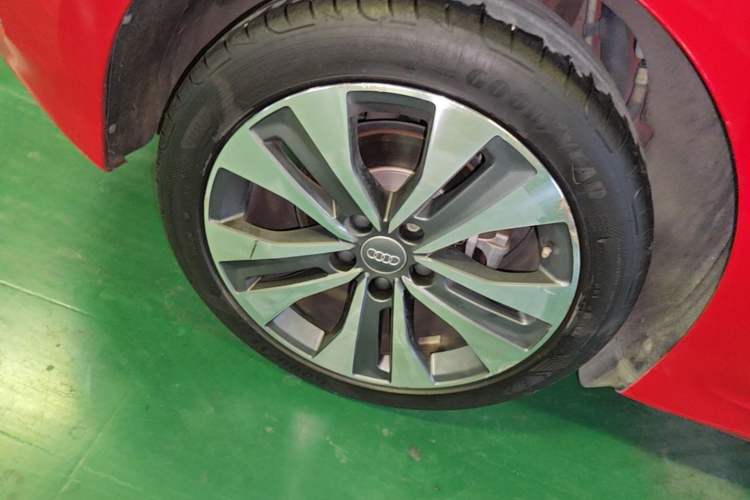 Used Audi A3 2021 Sportback 35 TFSI Ambition Style Edition Right Rear Wheel Hub