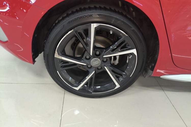 Used Audi A3 2021 Sportback 35 TFSI Fashionable Sports Model Right Rear Wheel Hub