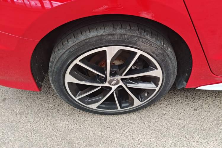 Used Audi A3 2021 A3L Limousine 35 TFSI Progressive Sport Edition Right Rear Wheel Hub