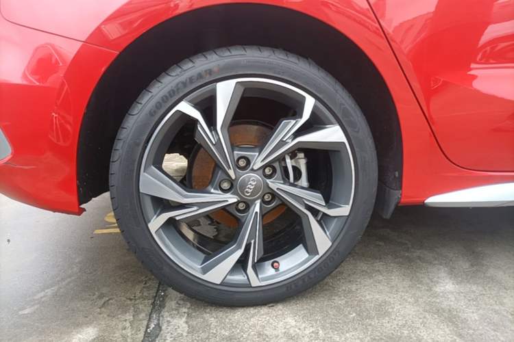 Used Audi A3 2021 Sportback 35 TFSI Luxury Sports Model Right Rear Wheel Hub